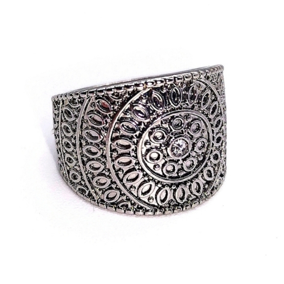 unbranded Jewelry - 1980s Vintage Boho Aztec Silver tone Cubic Zirconia Ring Size 8 Vintage Style